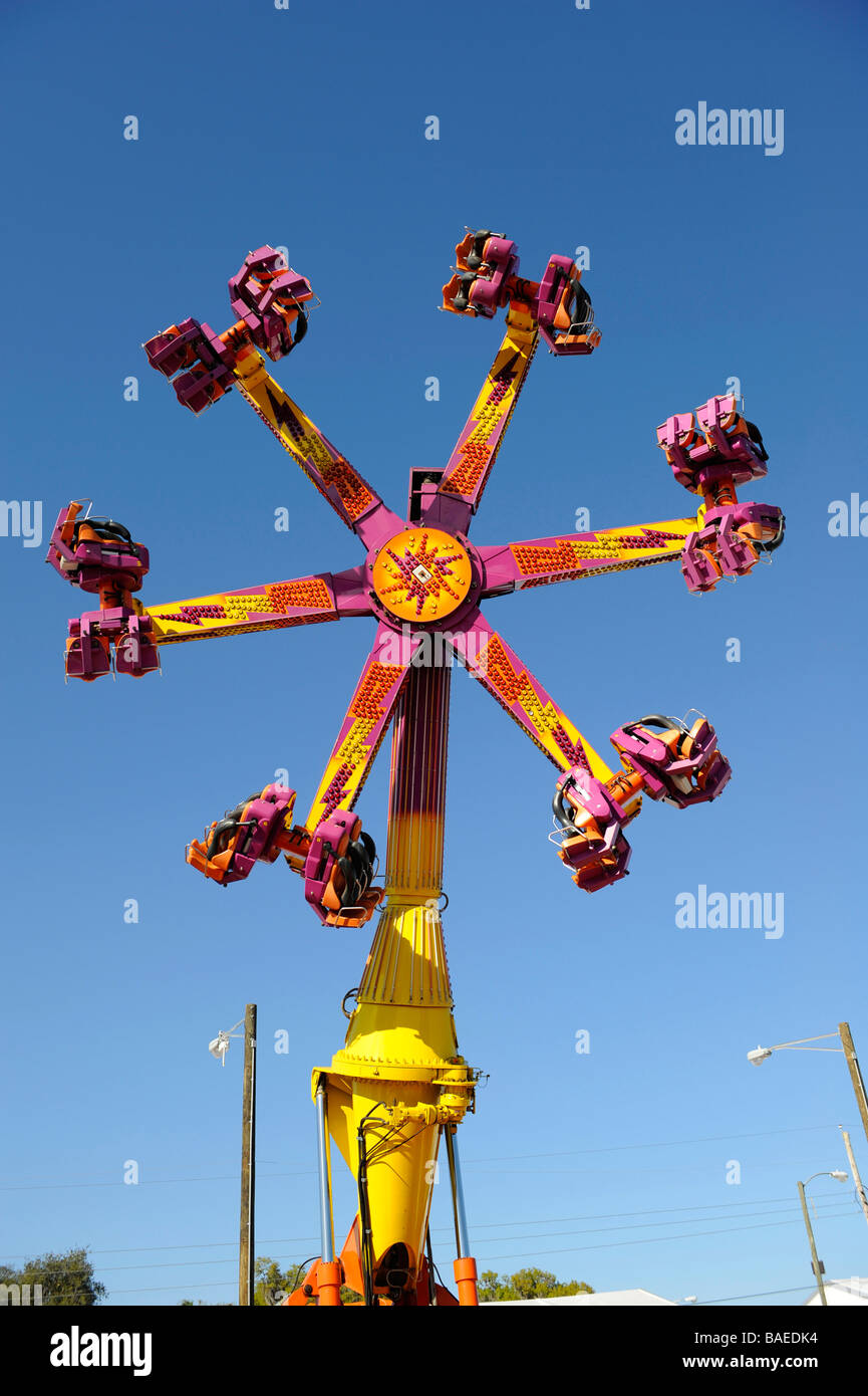 Picchi di potenza Amusement Ride al Festival di fragola Plant City Florida Foto Stock