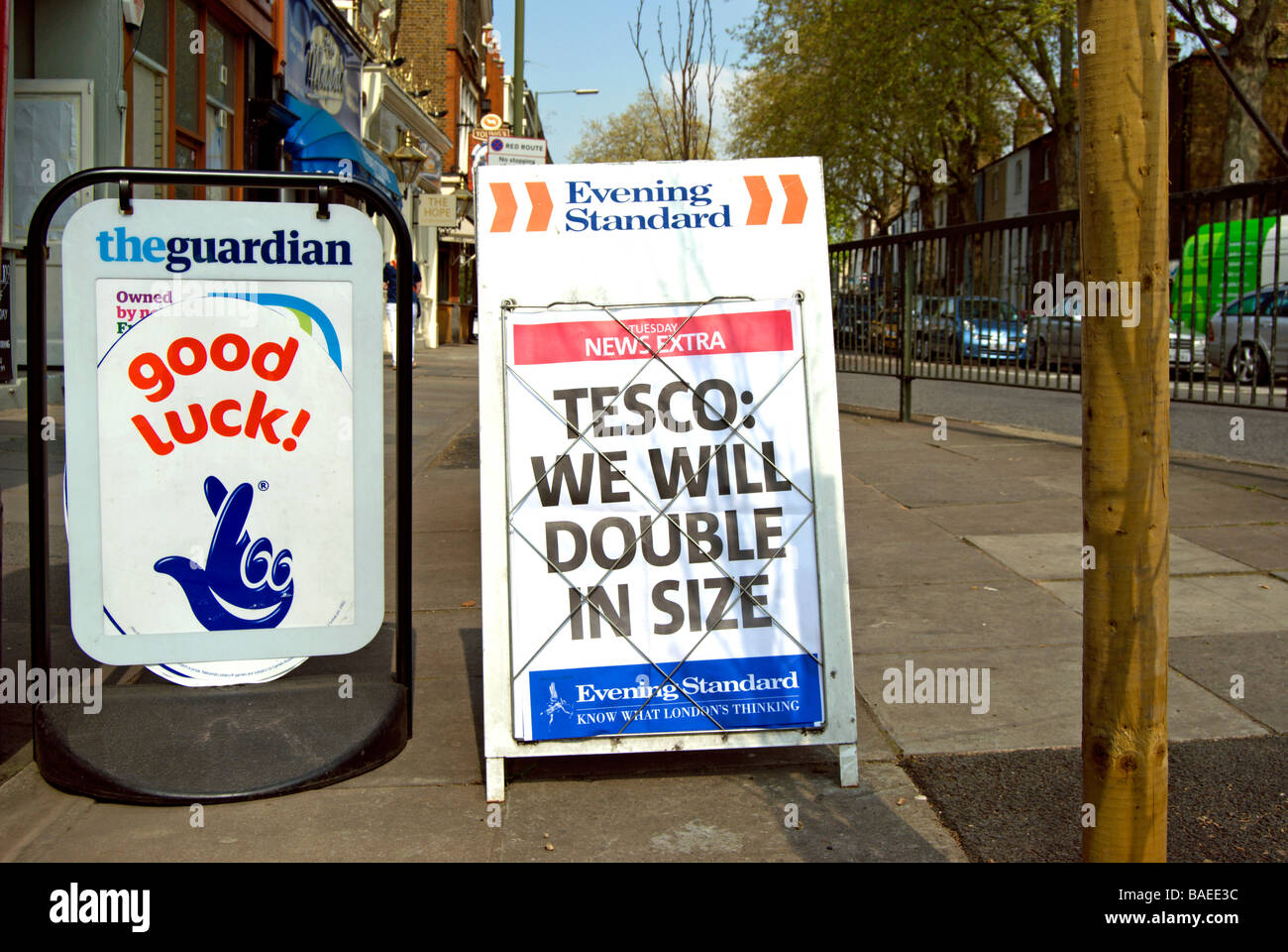 Tesco sarà il doppio in termini di dimensioni, ha annunciato in una via di stand per Londra la sera giornale standard Foto Stock