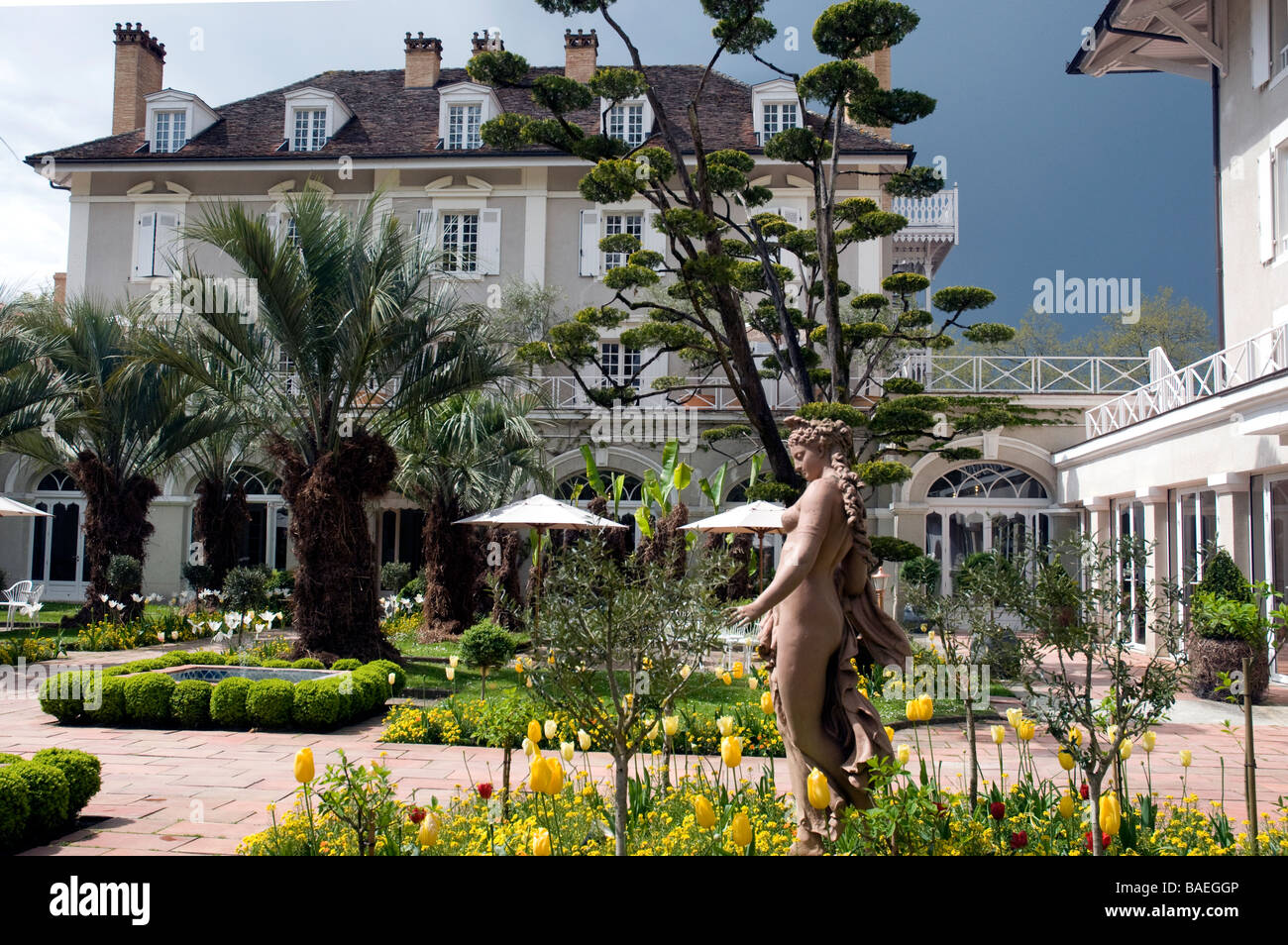 Michel Guérard è stimato [Les Prés d'Eugénie] hotel, ristorante e centro benessere nel suo giardino-villaggio, a sud-ovest della Francia Foto Stock