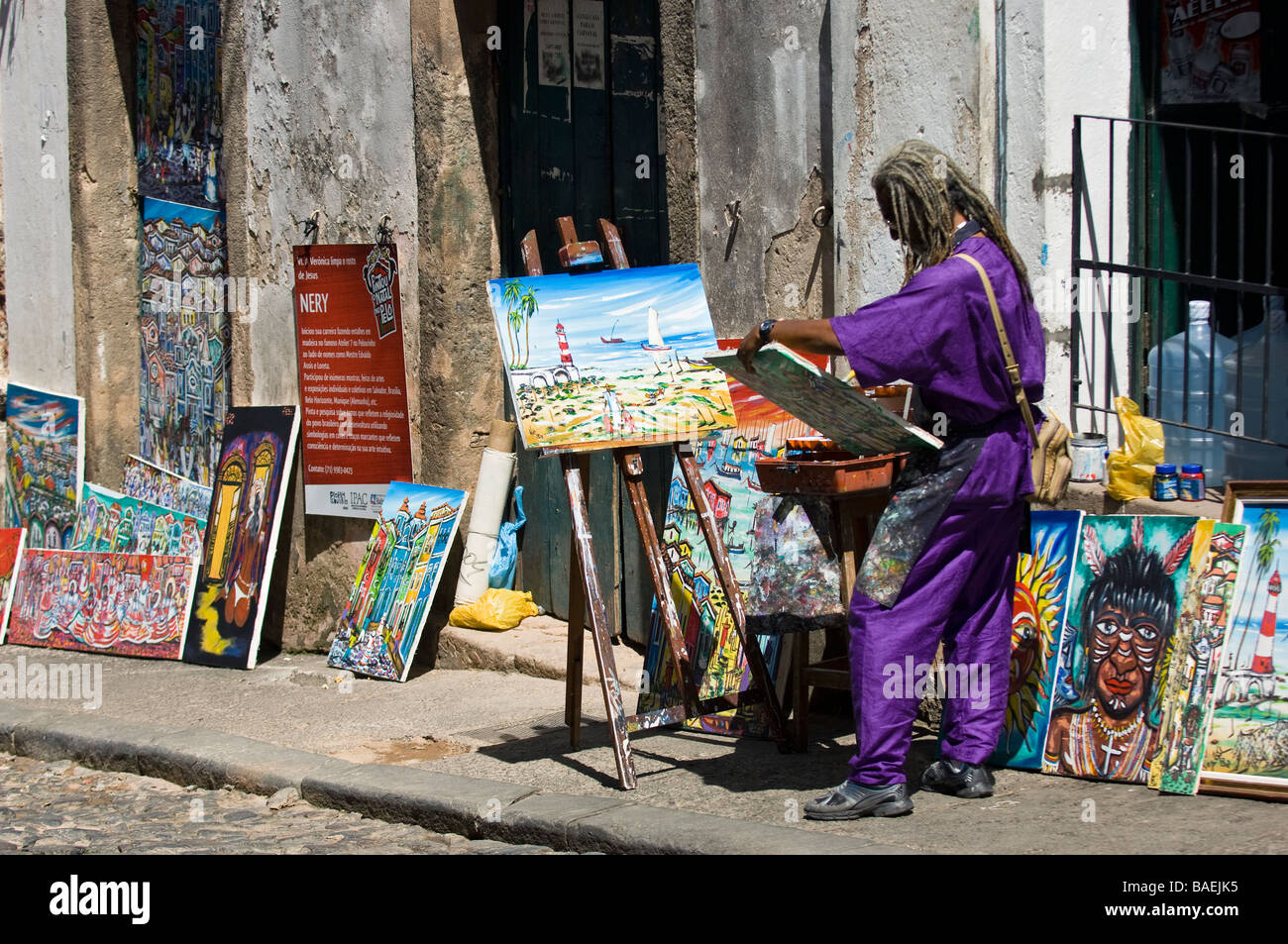 Artista al lavoro nel Pelourinho o area della città vecchia di Salvador de Bahia, Brasile,. Foto Stock