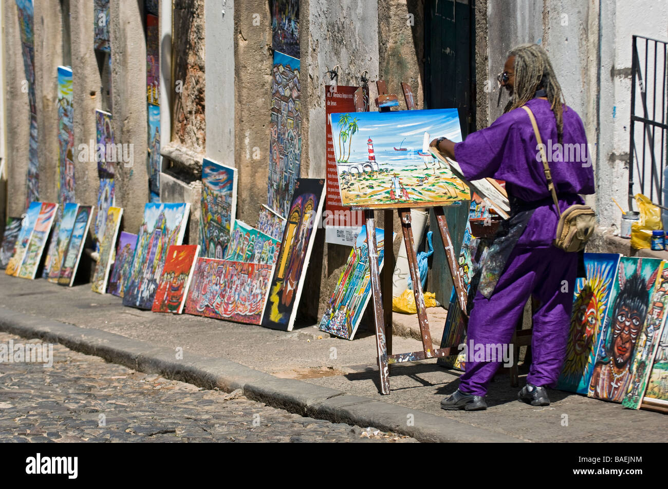 Artista al lavoro nel Pelourinho o area della città vecchia di Salvador de Bahia, Brasile,. Foto Stock