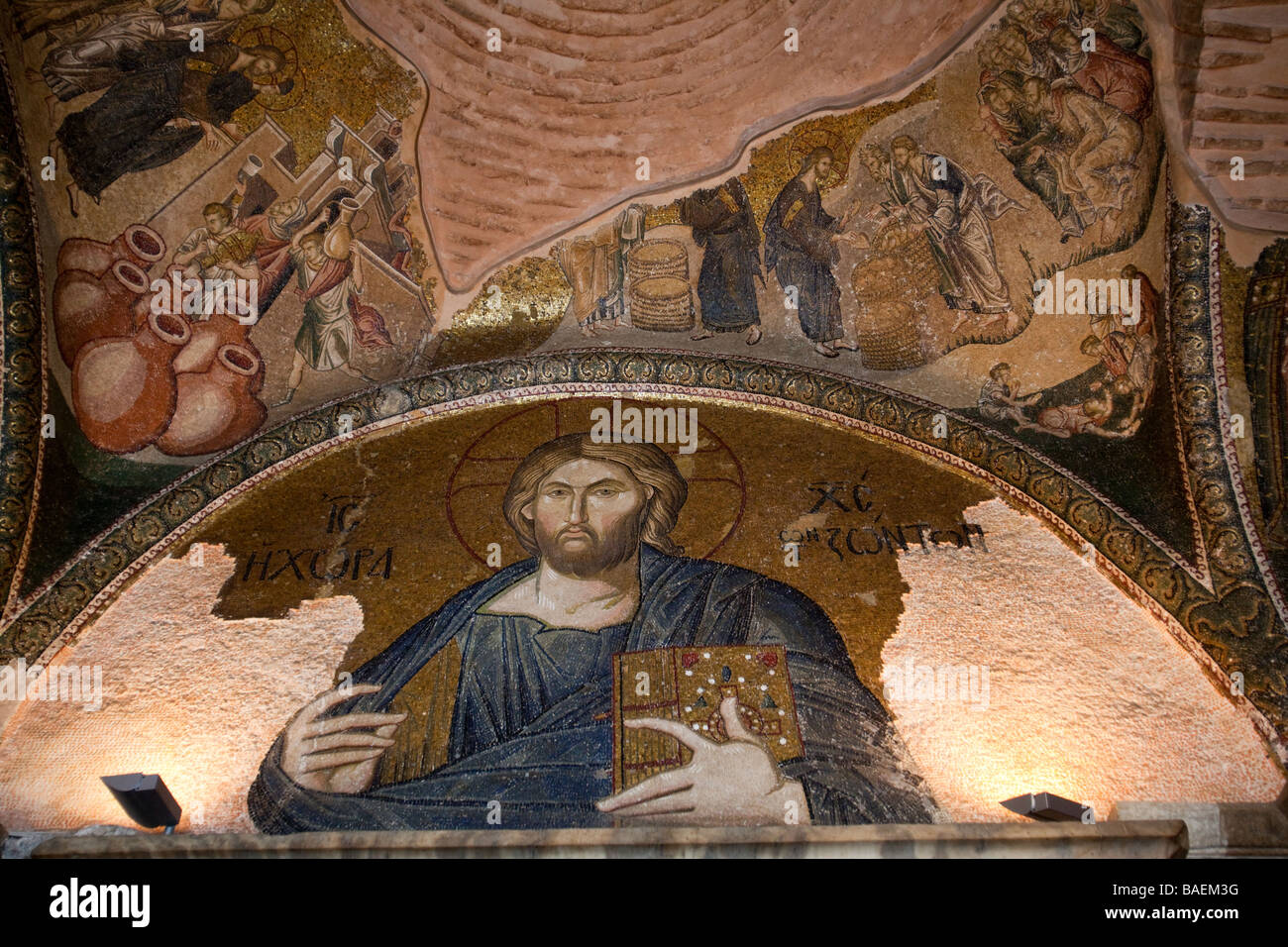 Cristiana antica affreschi e mosaici sul soffitto in corrispondenza della vecchia chiesa bizantina di Istanbul in Turchia Foto Stock