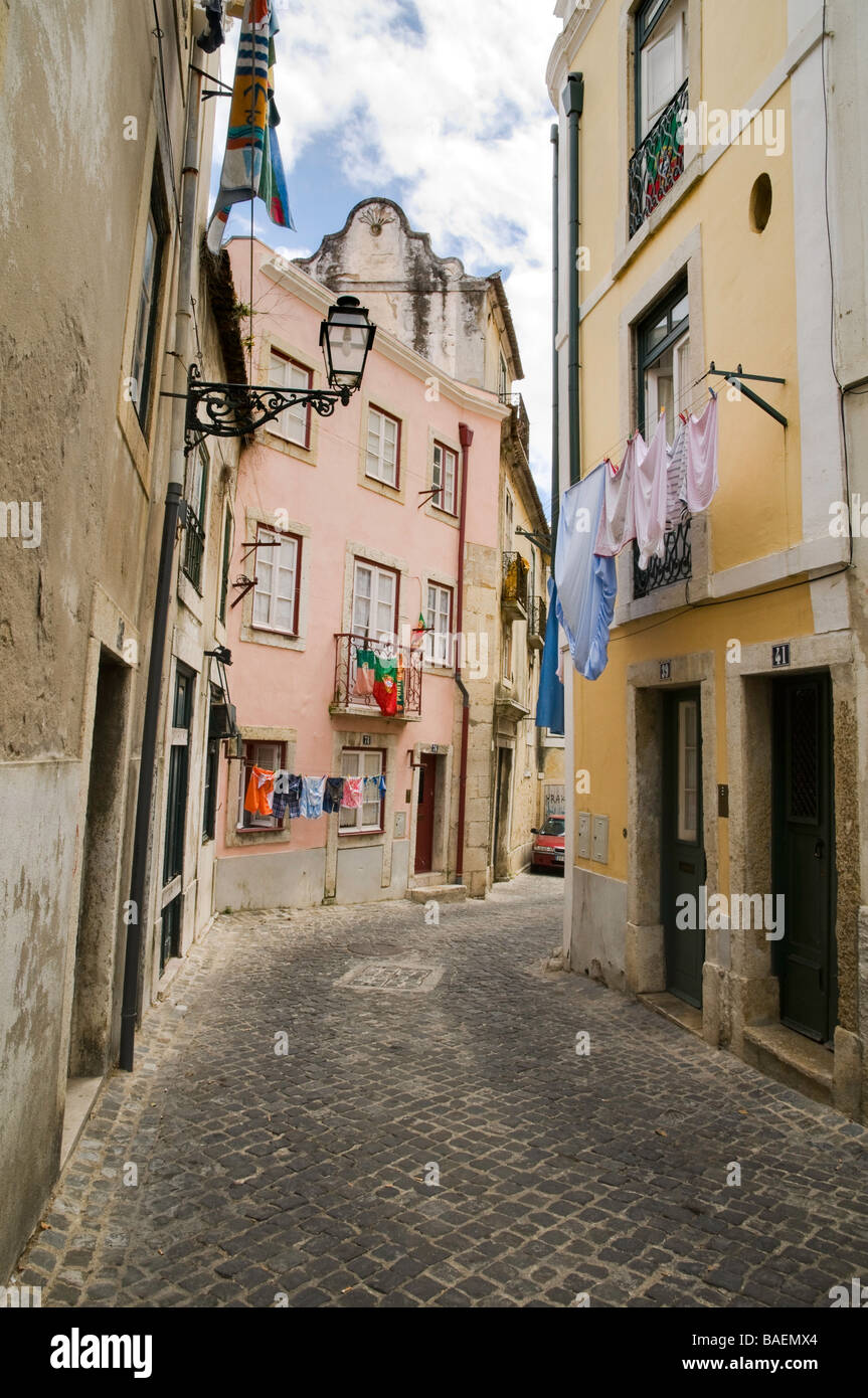 Lisbona portogallo sunnyday vecchie strade della città Foto Stock