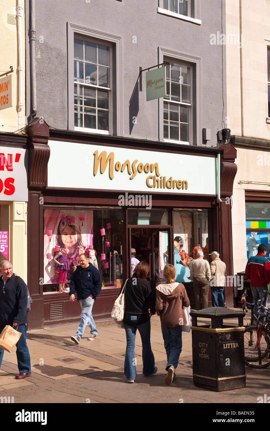 Monsoon bambini shop store in York,Yorkshire, Regno Unito Foto Stock