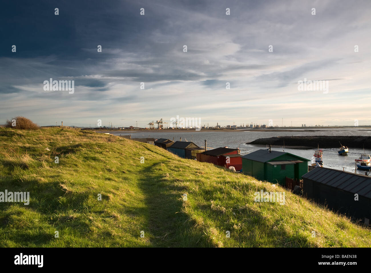 A sud di gare di pesca sulle capanne theTees estuario Cleveland Inghilterra Foto Stock