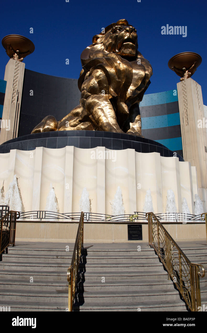 Famosa statua di leone film di Hollywood Studio simbolo mgm grand hotel angolo di Tropicana Avenue las vegas nevada usa Foto Stock