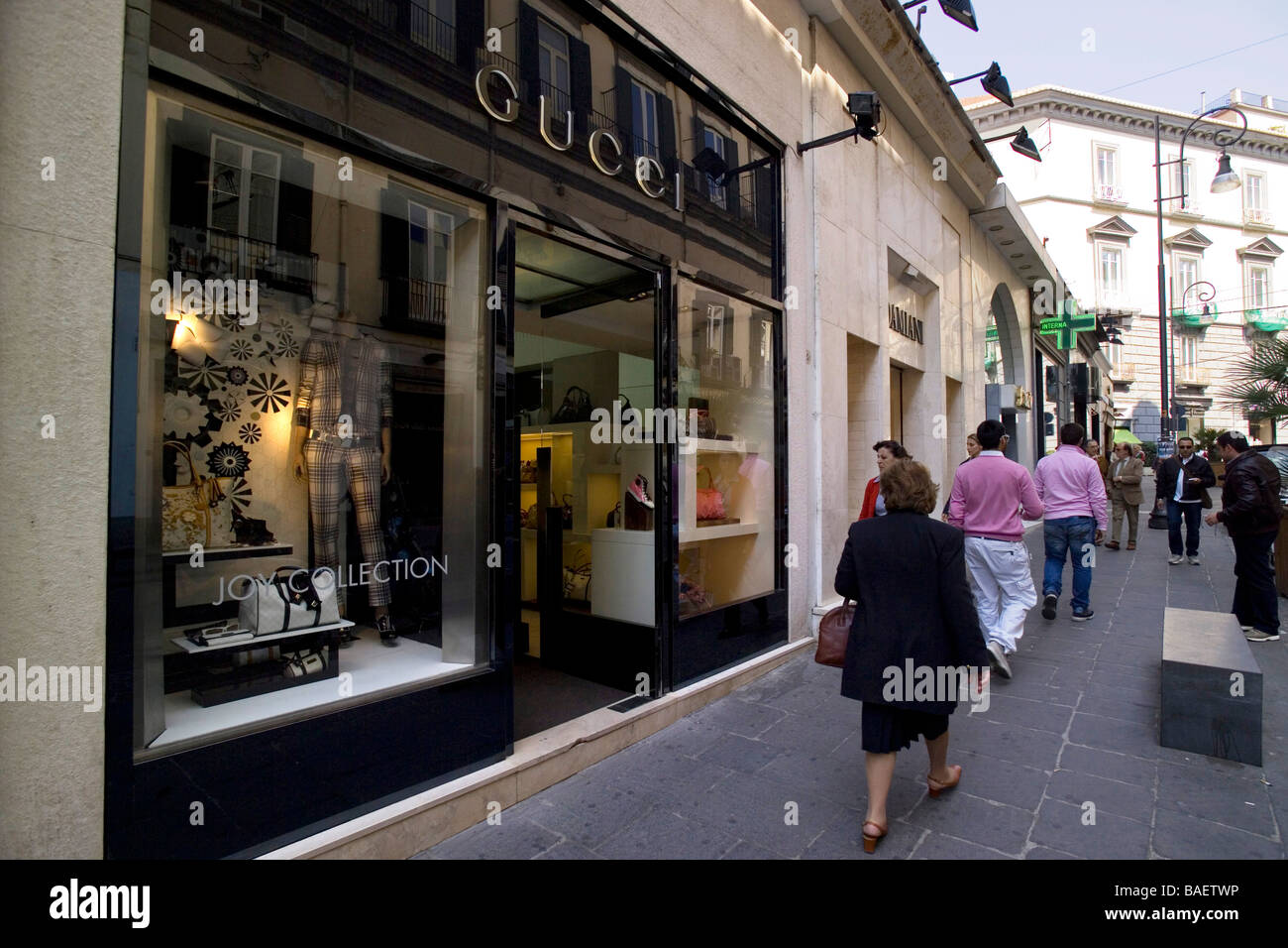 Boutique di Gucci, Via Calabritto, Napoli, campania, Italy Foto stock -  Alamy