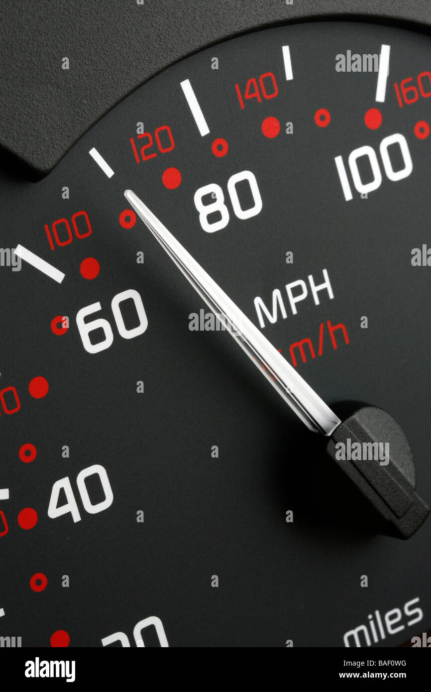 Il tachimetro mostra 70 mph Foto Stock
