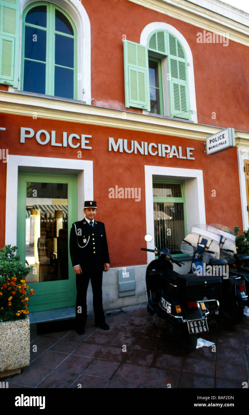 Francia bella stazione di polizia poliziotto scooter Foto Stock