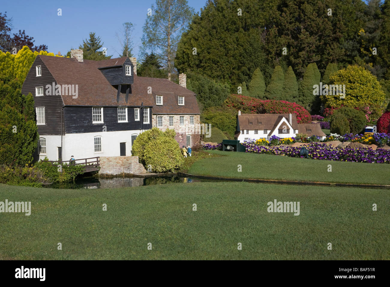 Duxford Mill, Cockington Green Gardens, Canberra, ACT, Australia Foto Stock