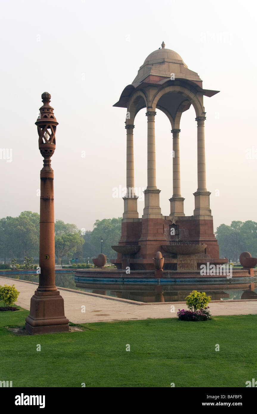 Tettoia vicino India Gate Delhi India Foto Stock
