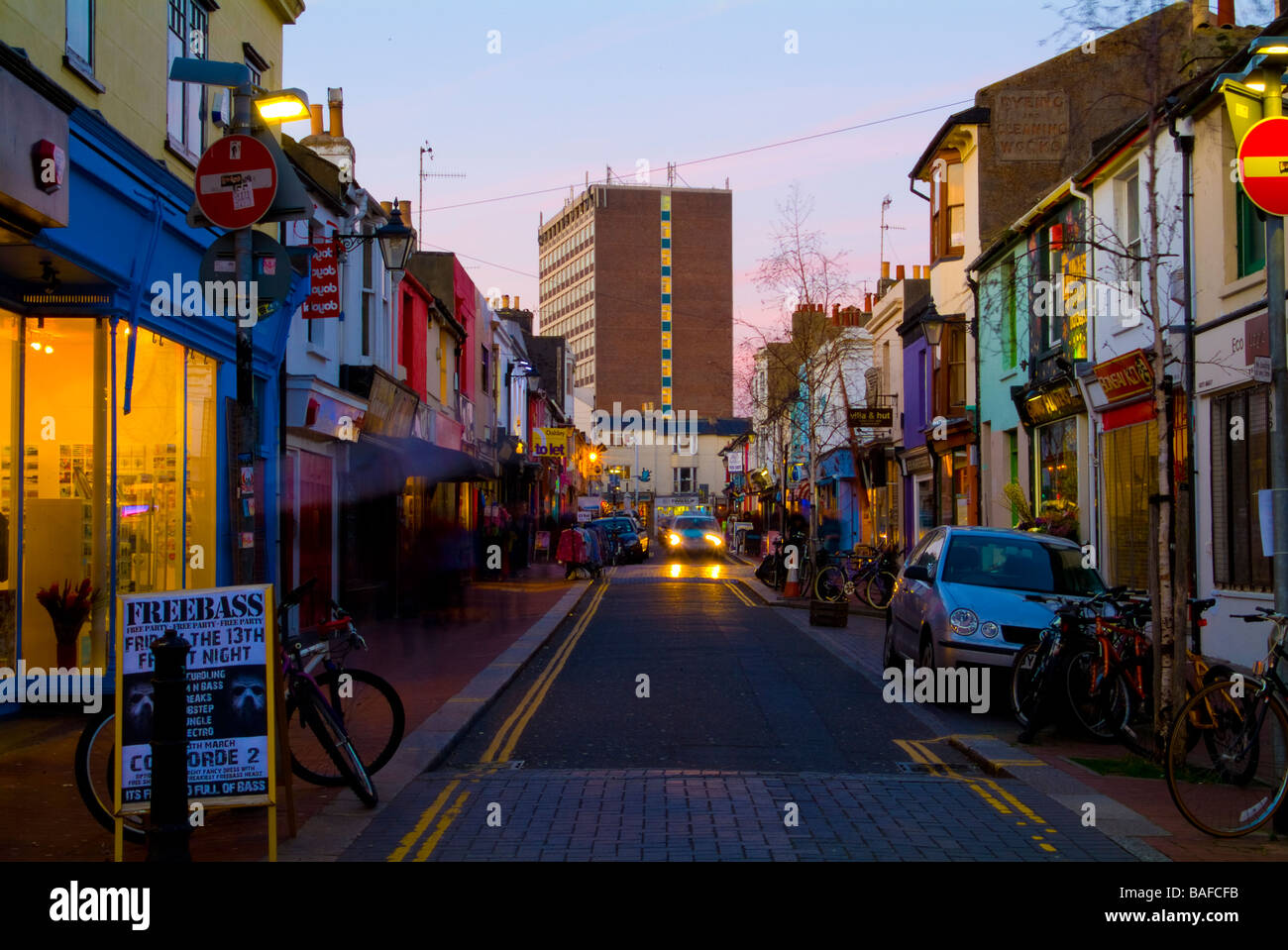 Brighton e Hove Scene di strada di notte Foto Stock