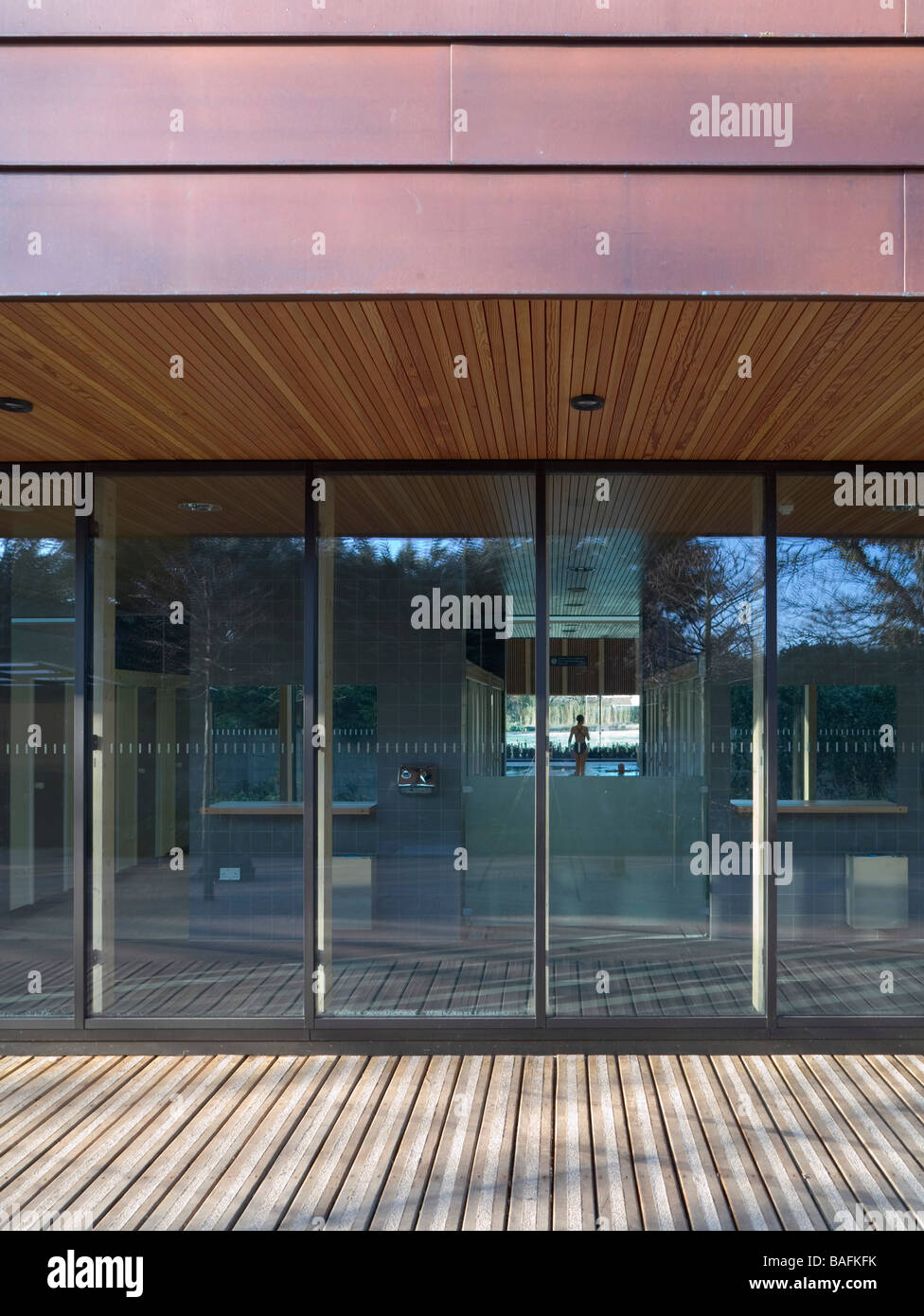 Formby piscina, Formby, Regno Unito, Feilden Clegg Bradley Architects, Formby vista piscina attraverso. Foto Stock