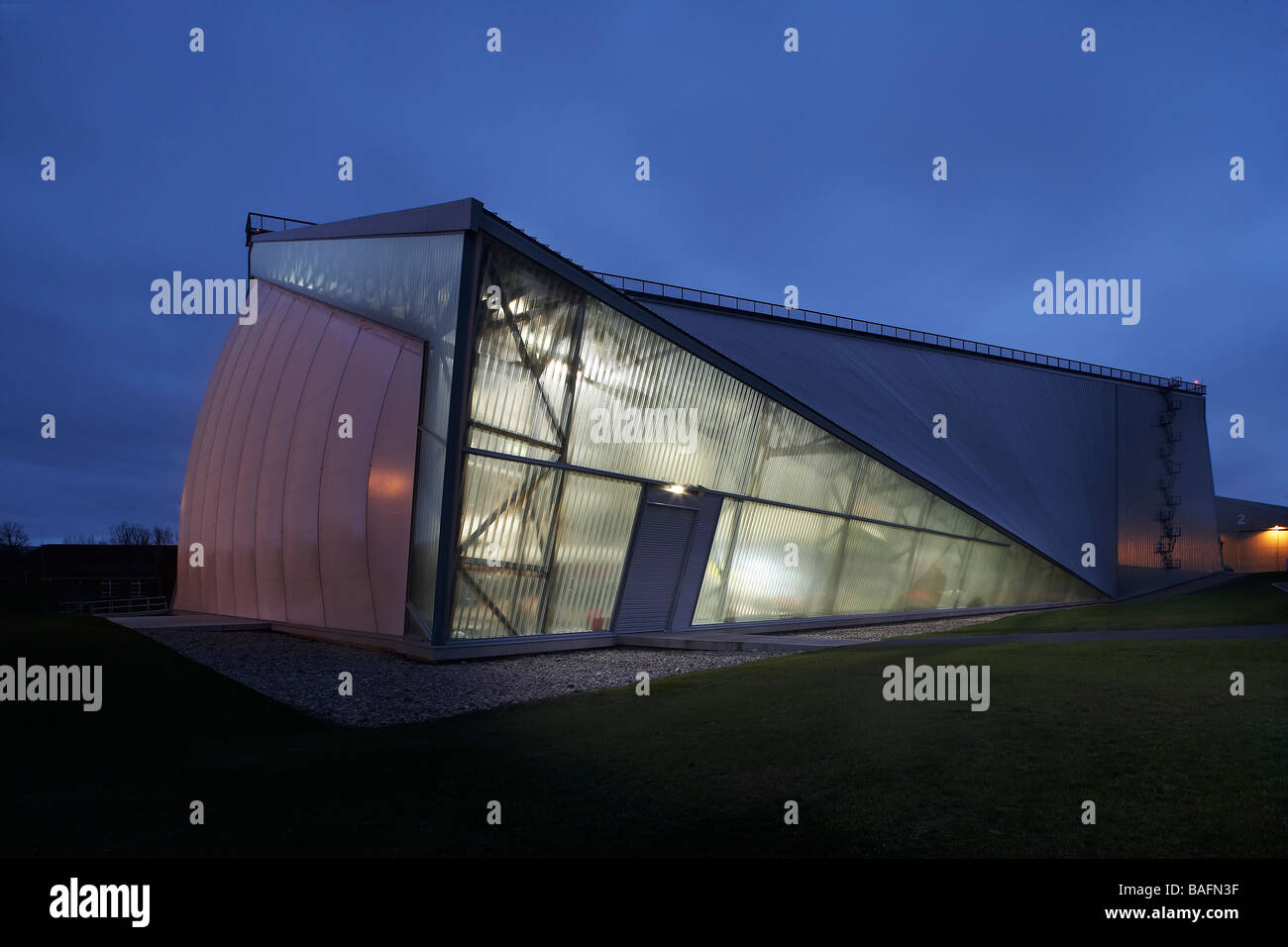 Nazionale di Guerra Fredda Exhibition, Telford, Regno Unito, Feilden Clegg Bradley Architects, nazionale guerra fredda esposizione al crepuscolo Foto Stock