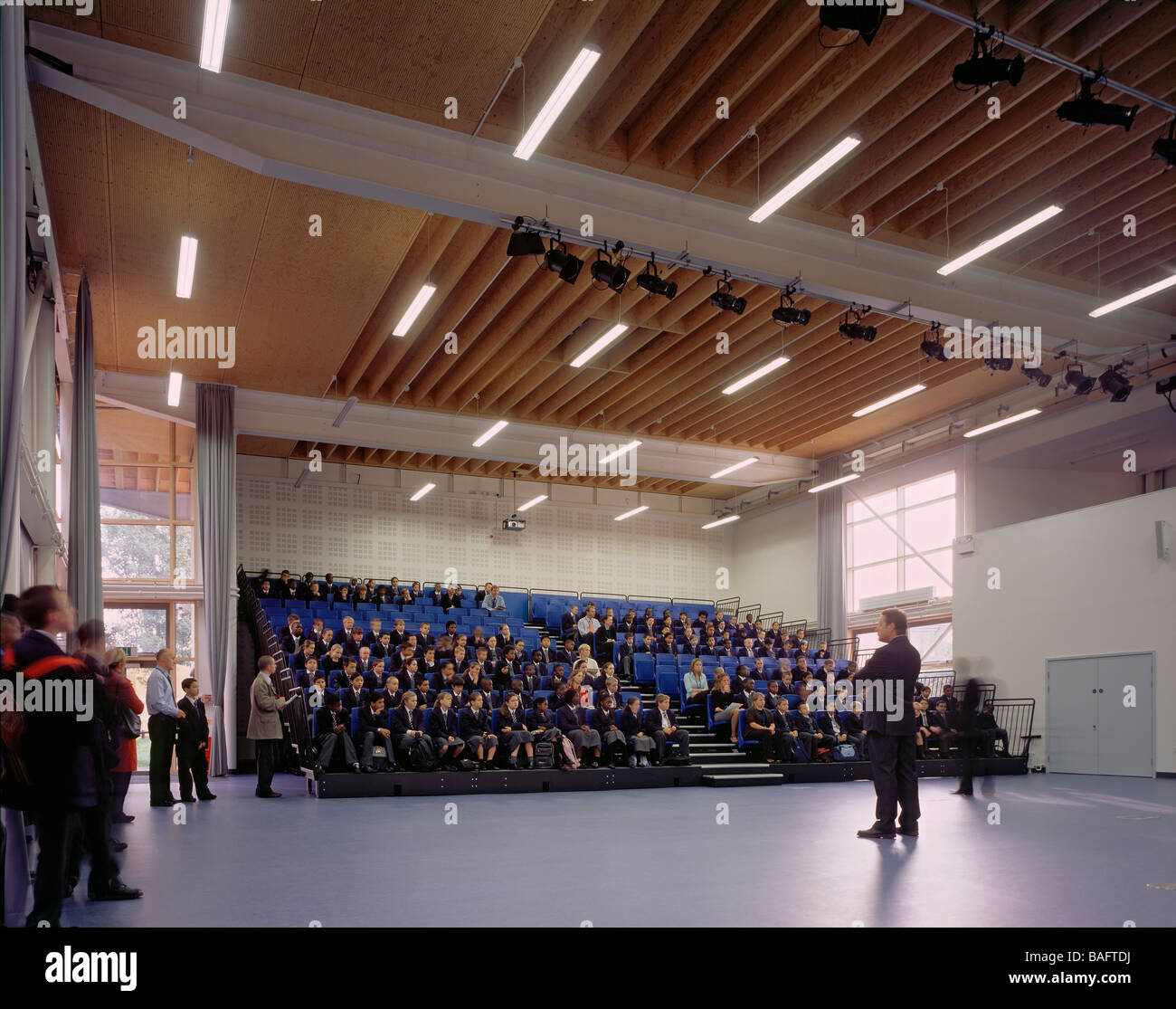 City of London Academy School di Londra, Regno Unito, Studio e architetti, City of London academy gruppo scolastico nella hall. Foto Stock