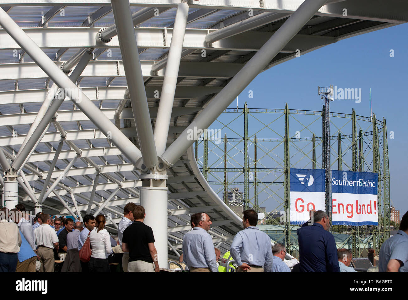 Ocs Stand, Londra, Regno Unito, HOK Sport/il partenariato Miller, Ocs stand stretto dettaglio della struttura tettoia al gasometro. Foto Stock