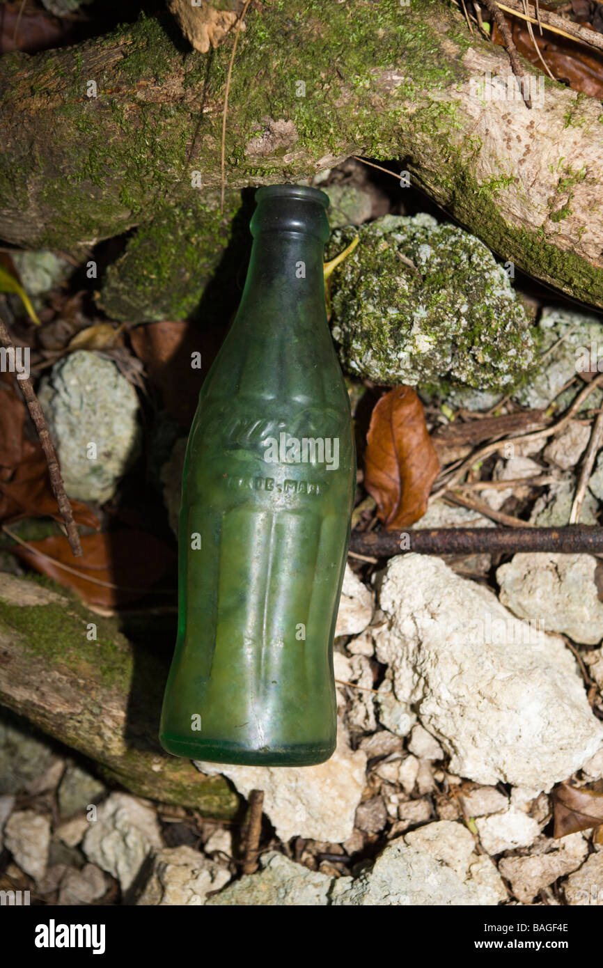 Bottiglia di cola dal momento della II Guerra Mondiale Micronesia Palau Foto Stock