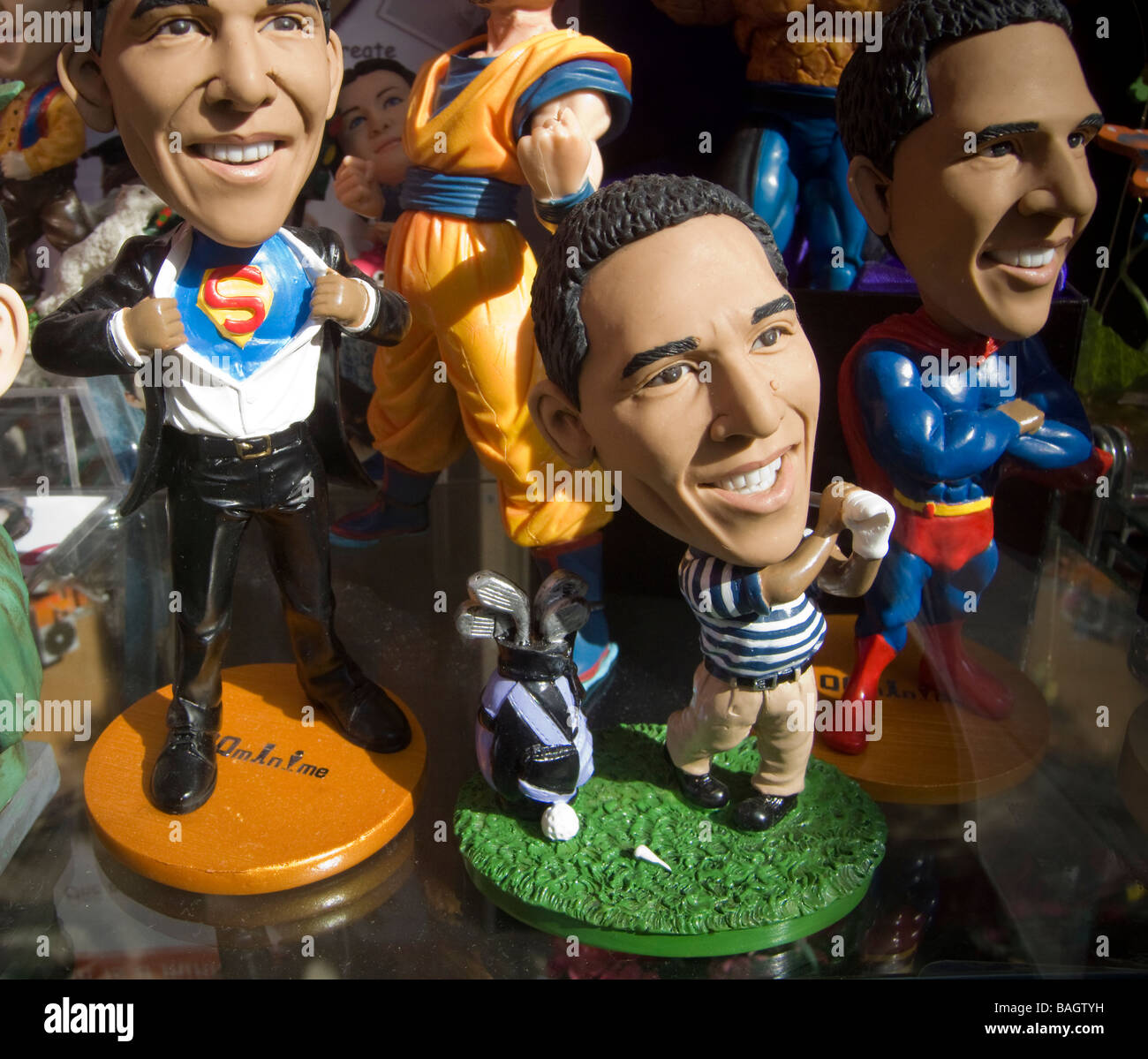 Una collezione di bobble head bambole con la testa di Presdient Barack Obama Foto Stock