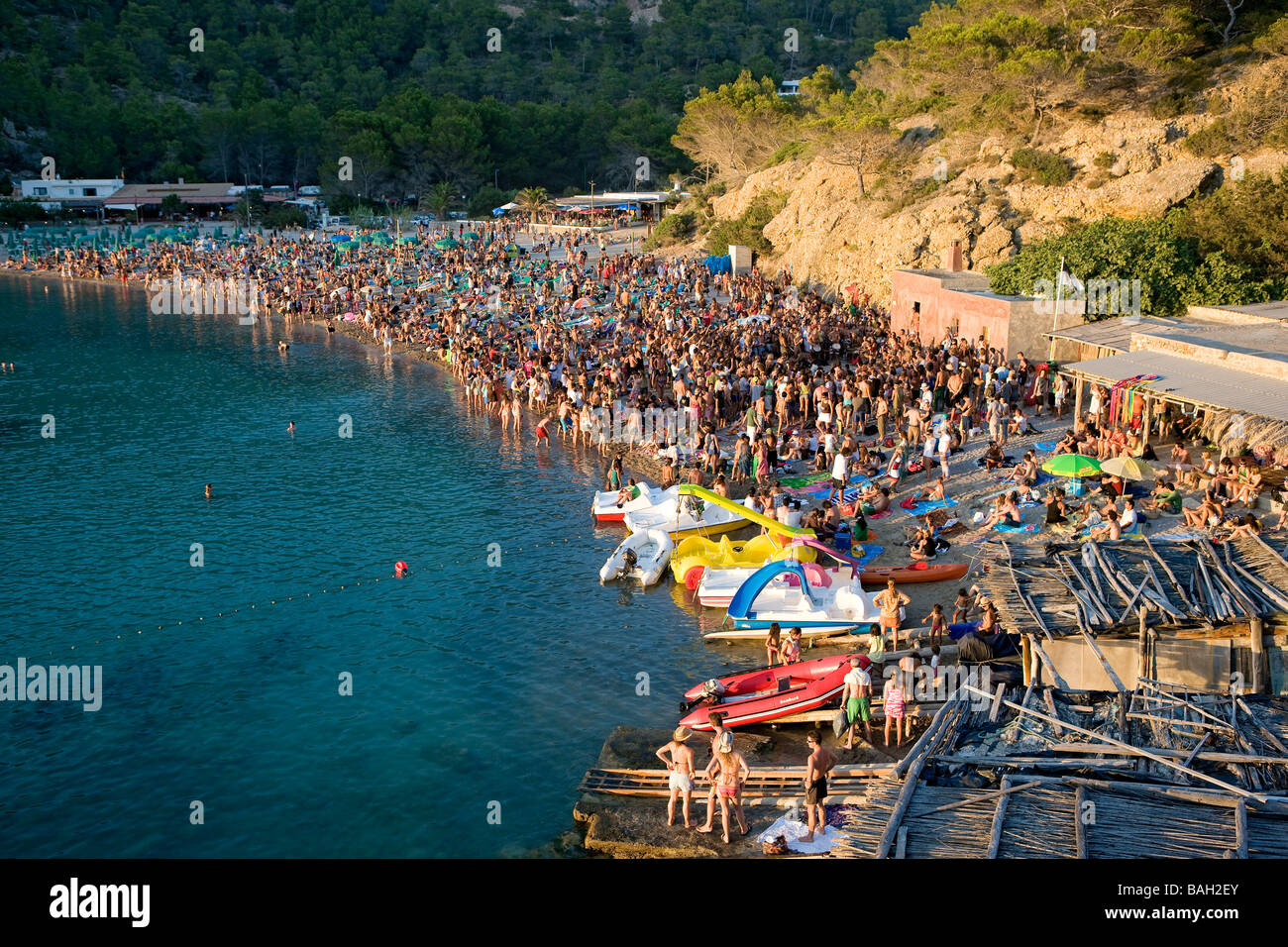 Isole Baleari Spagna, isola di Ibiza, Benniras beach, durante l'estate, il tamburo concerti si svolgono ogni domenica pomeriggio Foto Stock