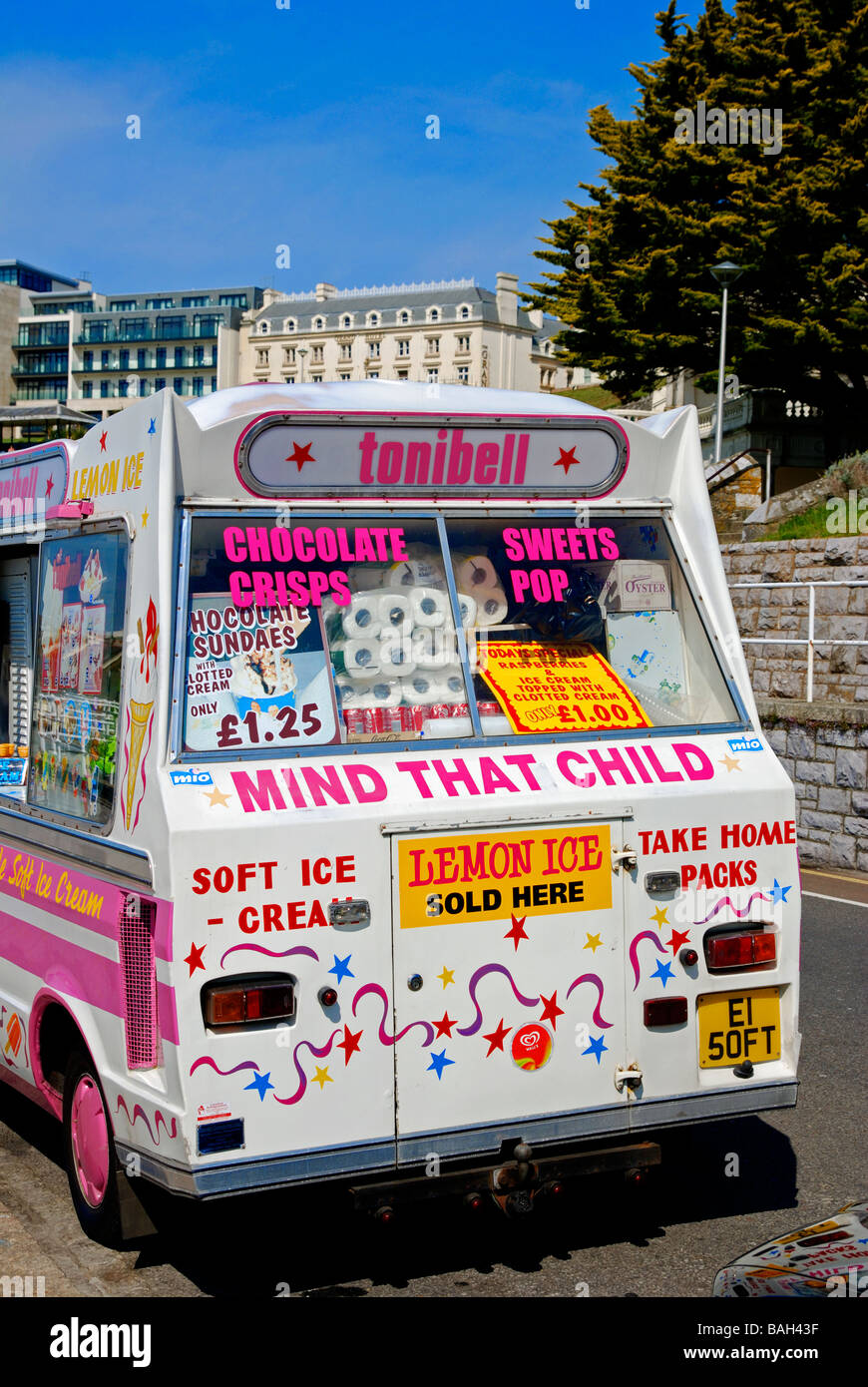 Vista posteriore di un british ice cream van Foto Stock