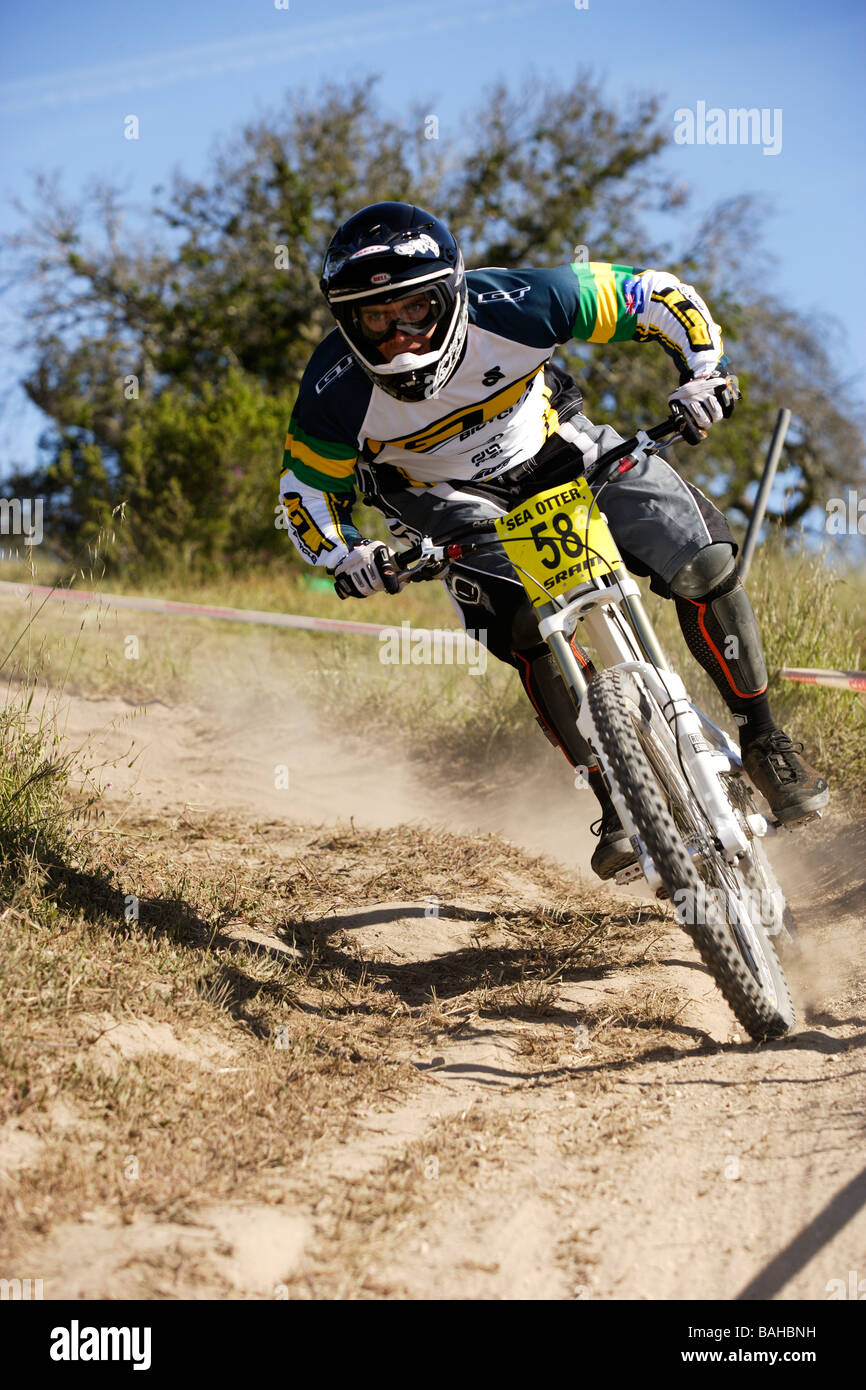 Mick Hannah racing nel 2009 Sea Otter Classic in discesa gara a Monterey, California. Foto Stock