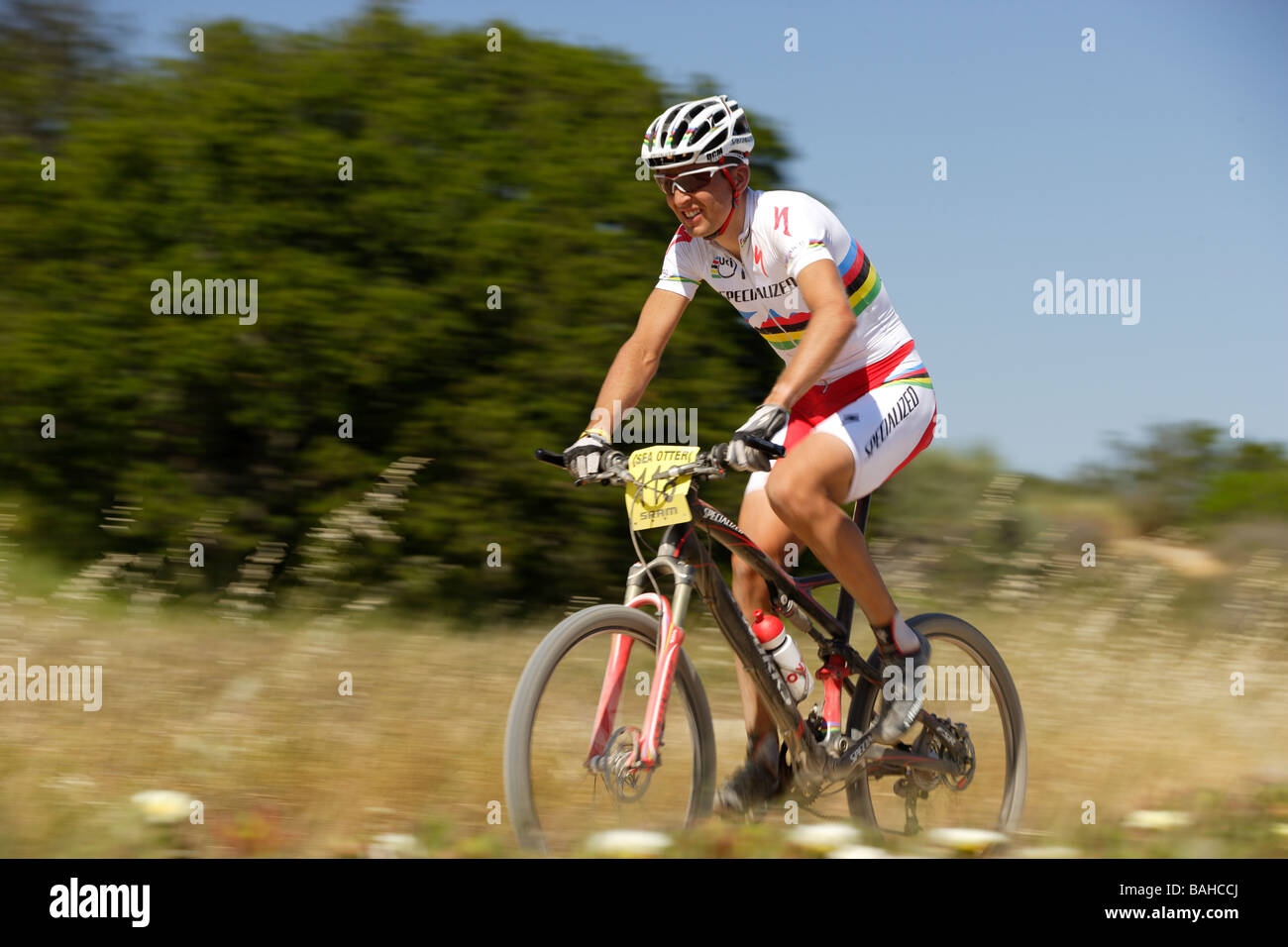 Christoph Sauser racing nel 2009 Sea Otter Classic, Monterey, California. Foto Stock