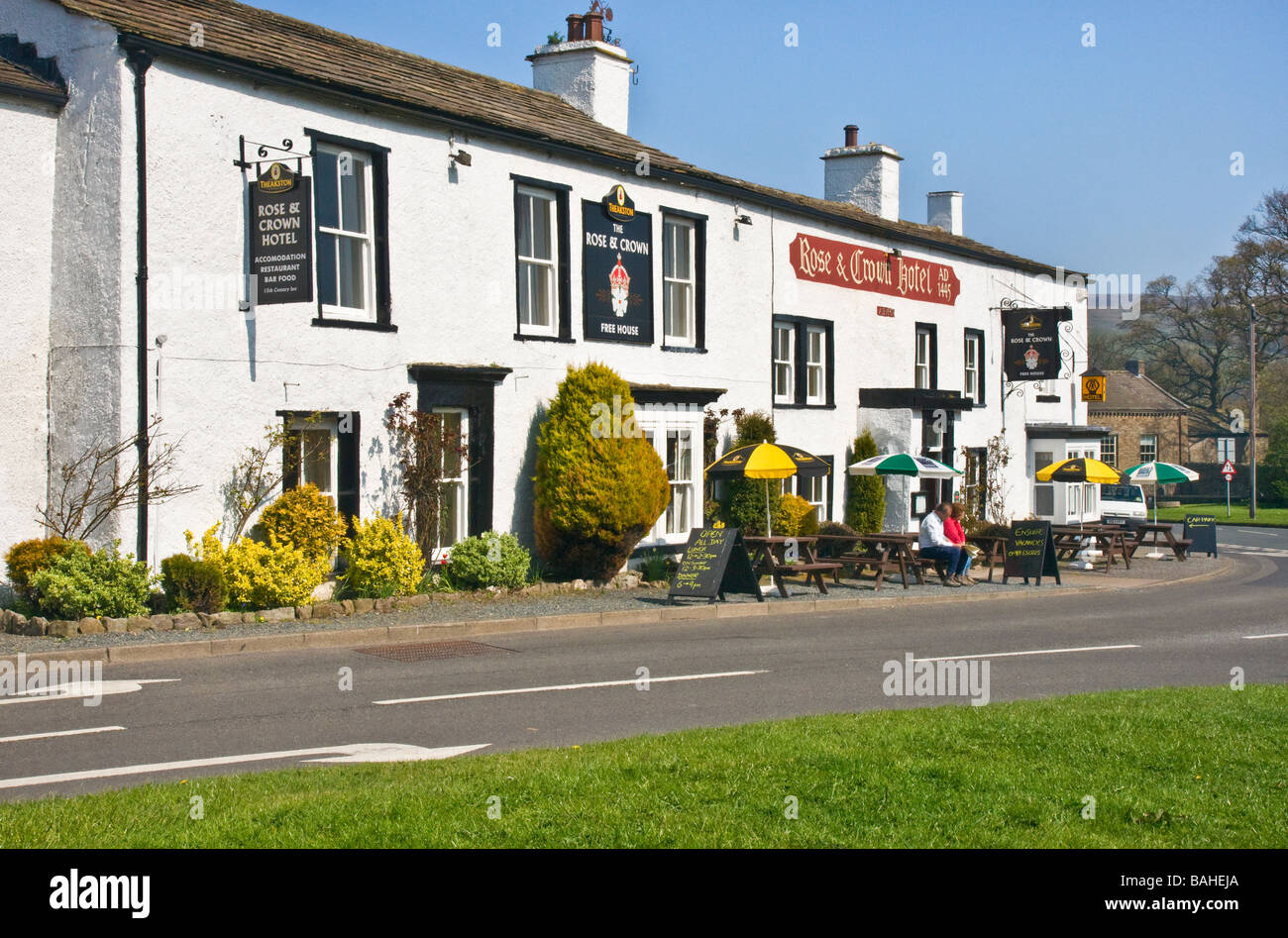 Il Rose and Crown' Inn at Bainbridge in Wensleydale, North Yorkshire, Regno Unito Foto Stock