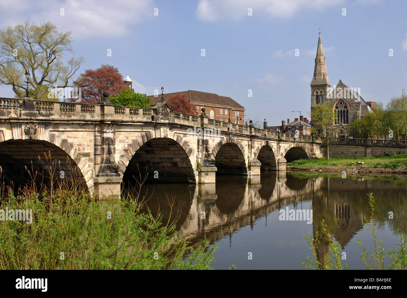 Ponte di inglese e il fiume Severn, Shrewsbury, Shropshire, Inghilterra, Regno Unito Foto Stock