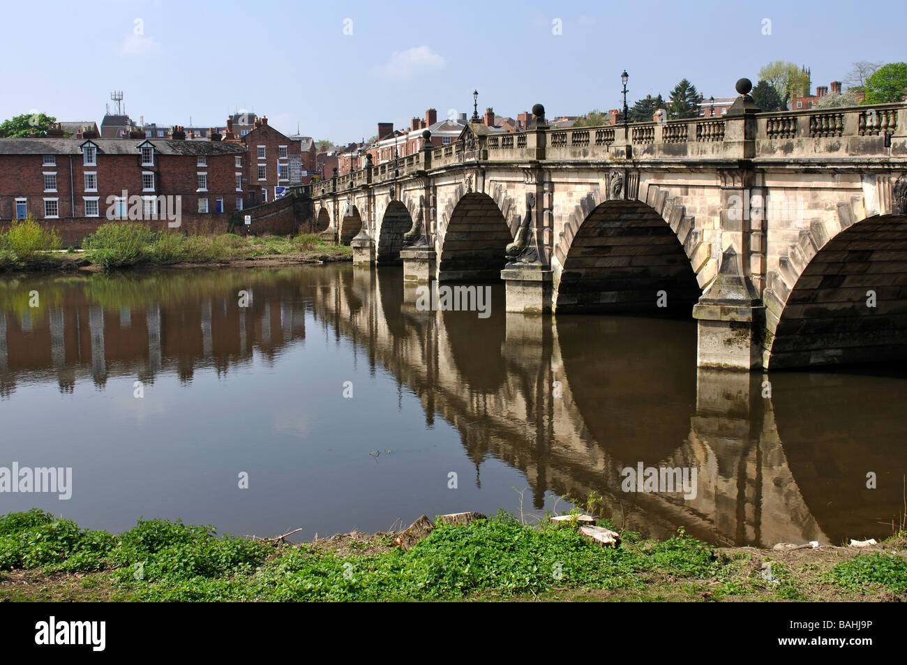 Ponte di inglese e il fiume Severn, Shrewsbury, Shropshire, Inghilterra, Regno Unito Foto Stock