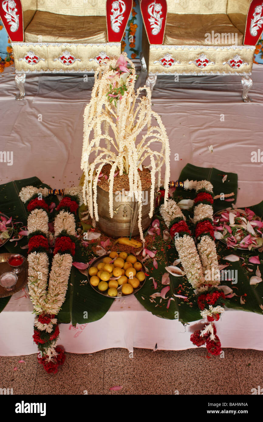 Il matrimonio induista di decorazione tradizionale 'nirapara' Foto Stock