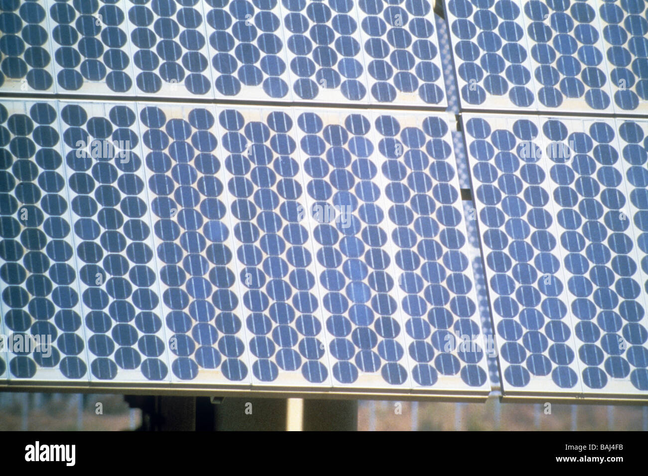 Potenza fotovoltaica solare cella generare elettrico generatore di sun clean green rinnovare il deserto California silicon Chemistry Physics Foto Stock