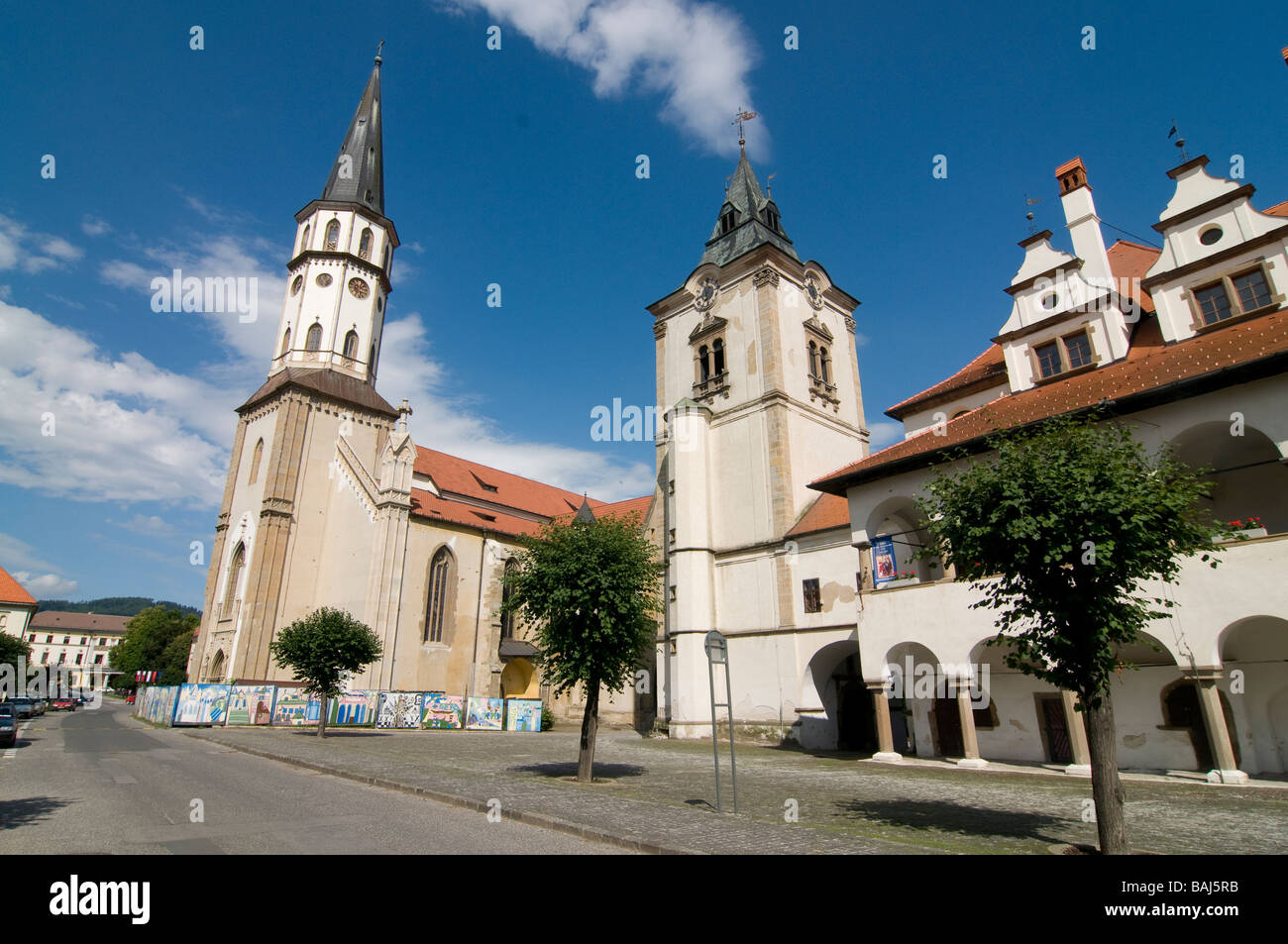 Dalla piazza della città di Levoca con il municipio e St Jakobs chiesa Leutschau Olanda Foto Stock