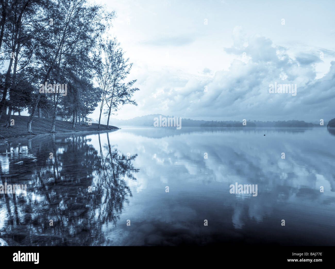 Foschia mattutina in toni di selenio Foto Stock