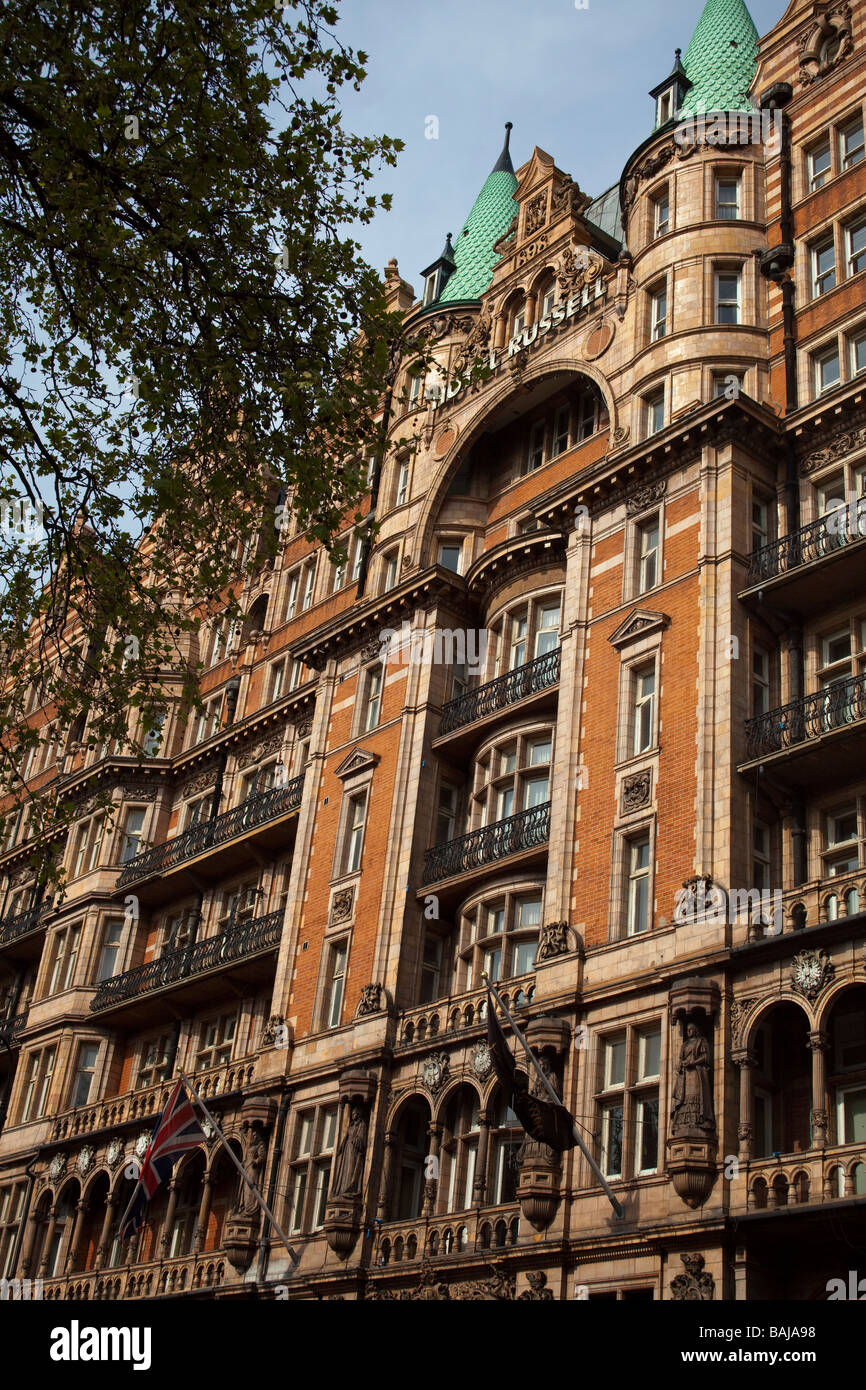 La facciata dell'Hotel Russell, Russell Square, Londra, Inghilterra Foto Stock