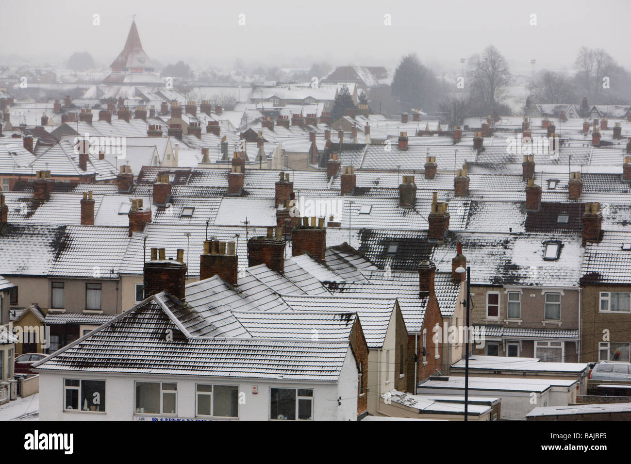 Vista in elevazione del centro città di Swindon nella neve Foto Stock