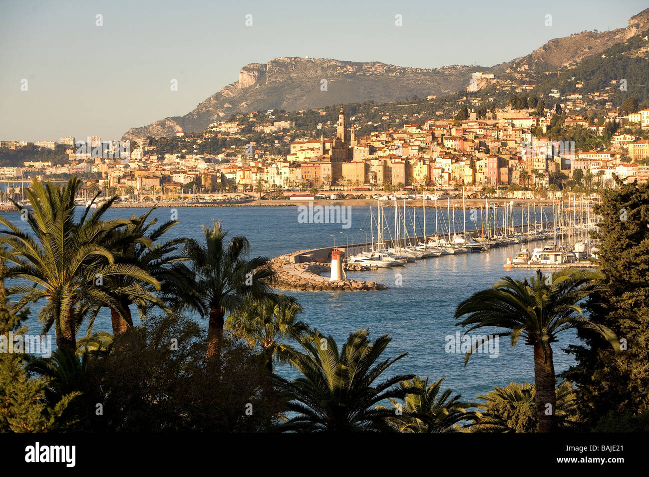 Francia, Alpes Maritimes, Menton, Baie de Garavan (Baia di Garavan) visto dal posto doganale Foto Stock