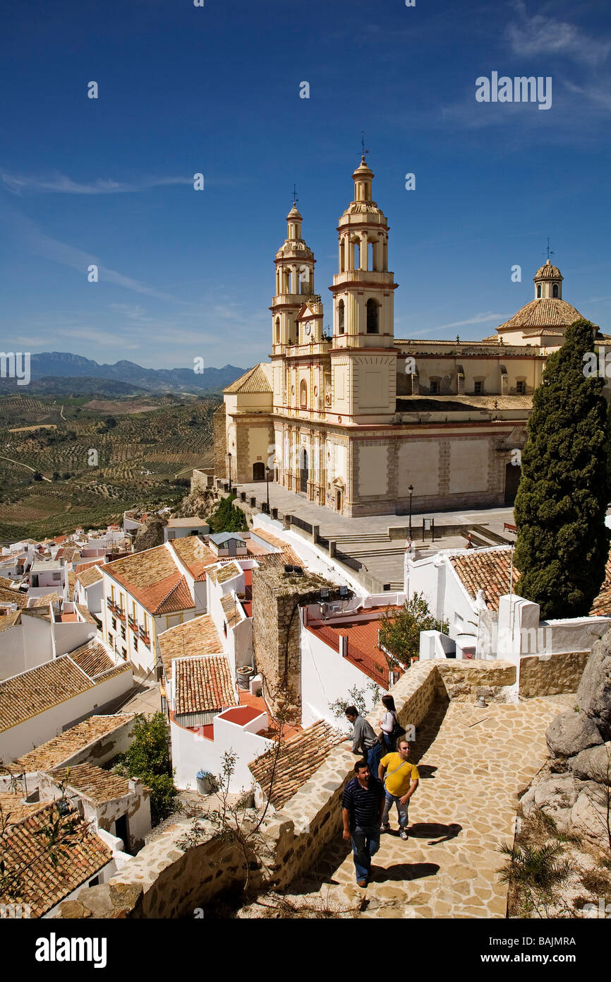 Chiesa di Nuestra Señora de la Encarnación in Olvera villaggi bianchi Sierra di Cadice Andalusia Spagna Foto Stock