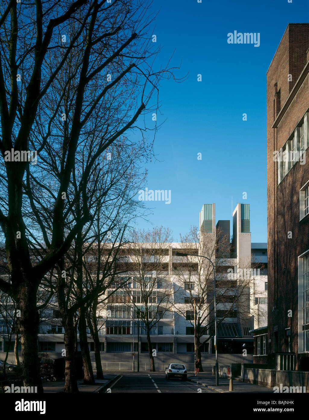 Brunswick Centre di Londra, Regno Unito, Levitt Bernstein/ Patrick Hodgkinson (1968-72), Brunswick center view da coram Foto Stock