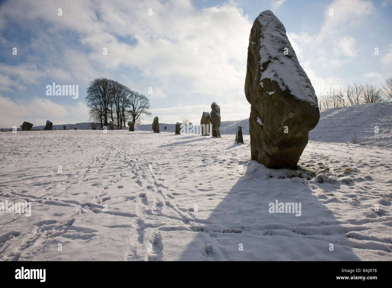 Avebury Henge standing stone circle neolitico un sito Patrimonio Mondiale dell'UNESCO nel WILTSHIRE REGNO UNITO Foto Stock