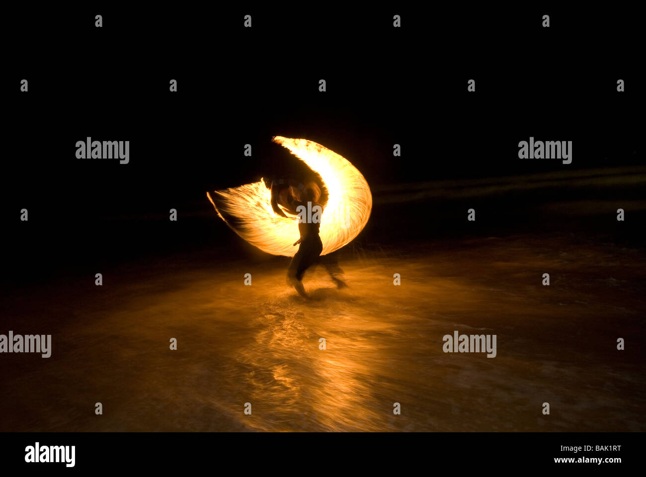 Danzatore del fuoco Foto Stock