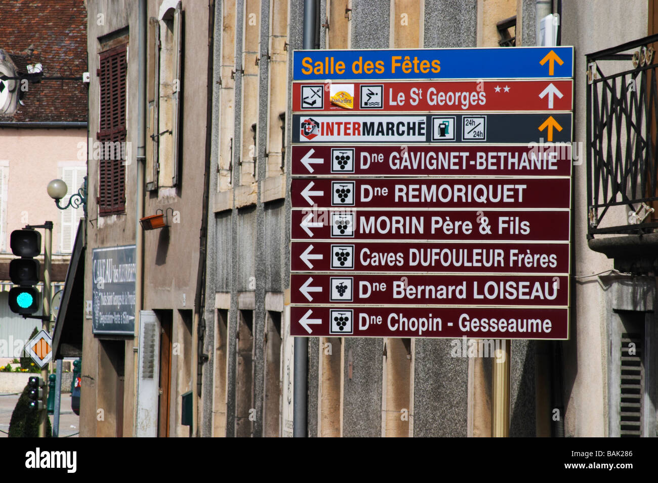 Indicazioni stradali per i produttori di vino nuits-st-georges Côte de Nuits Borgogna Francia Foto Stock