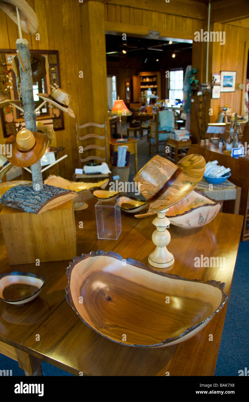 Il Collegio di Berea Log House Galleria di artigianato in Berea Kentucky offre artigianato in vendita realizzati dagli studenti del college di Berea Foto Stock