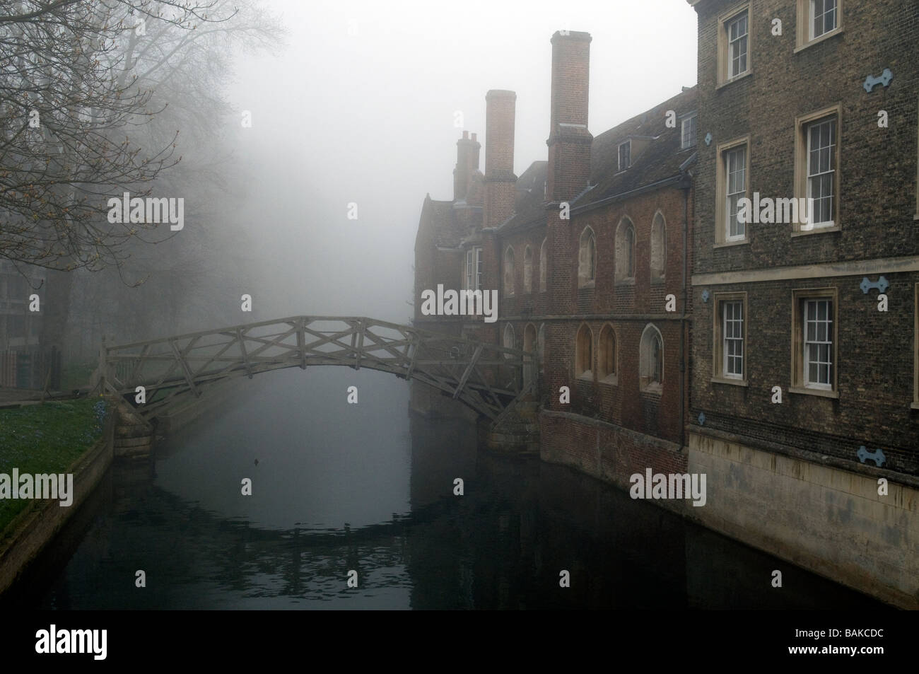 Cambridge su una mattinata nebbiosa Foto Stock
