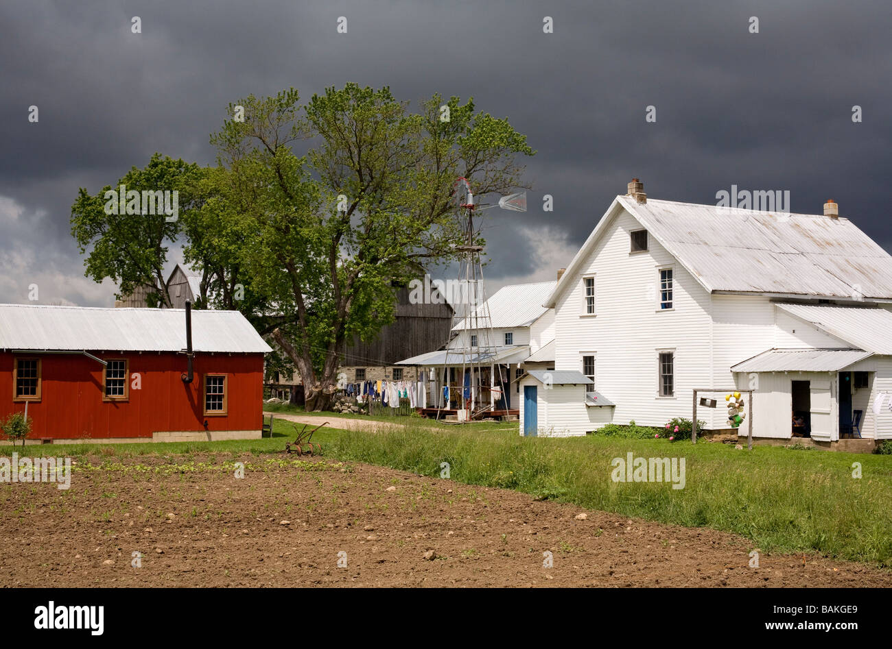 Canada, Provincia di Ontario, Gray County, dintorni di Williamsford, comunità Amish, agriturismo, cielo tempestoso Foto Stock