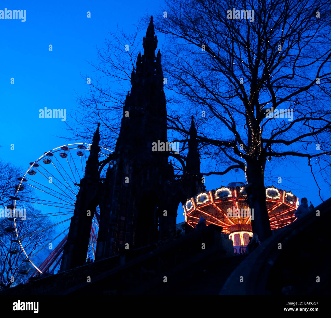 2009 Edinburgh dicembre città di notte la fiera di Natale in Princes Street Gardens Foto Stock