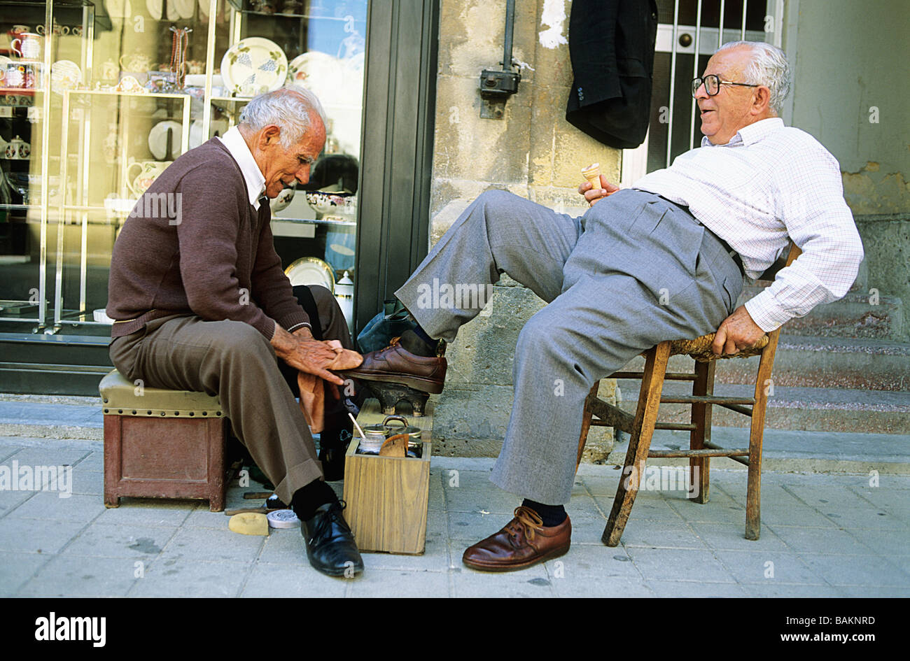 Cipro, Nicosia, lustrascarpe uomo Foto Stock
