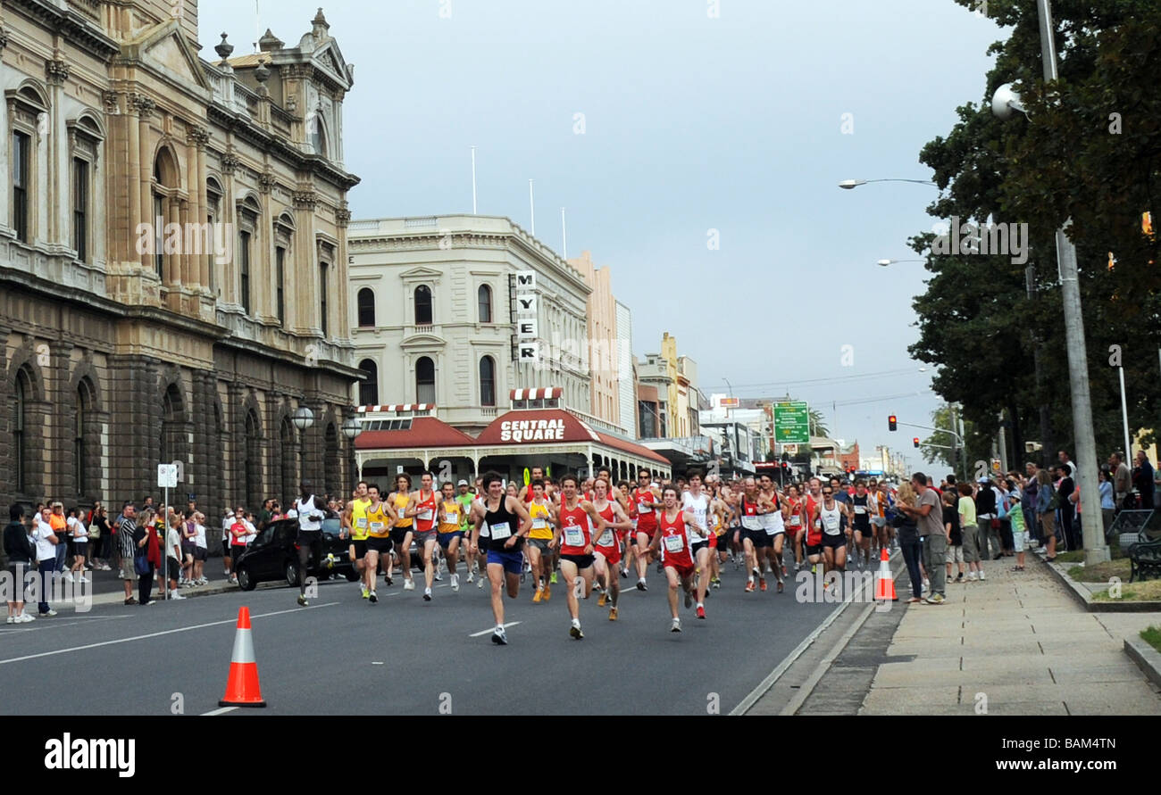 Ballarat,AustraliaThe inizio di un fun run.GoldDiscovered nel 1851.Sito di Eureka Rebellion,22 minatori sono morti,un defin.Australian Histo Foto Stock