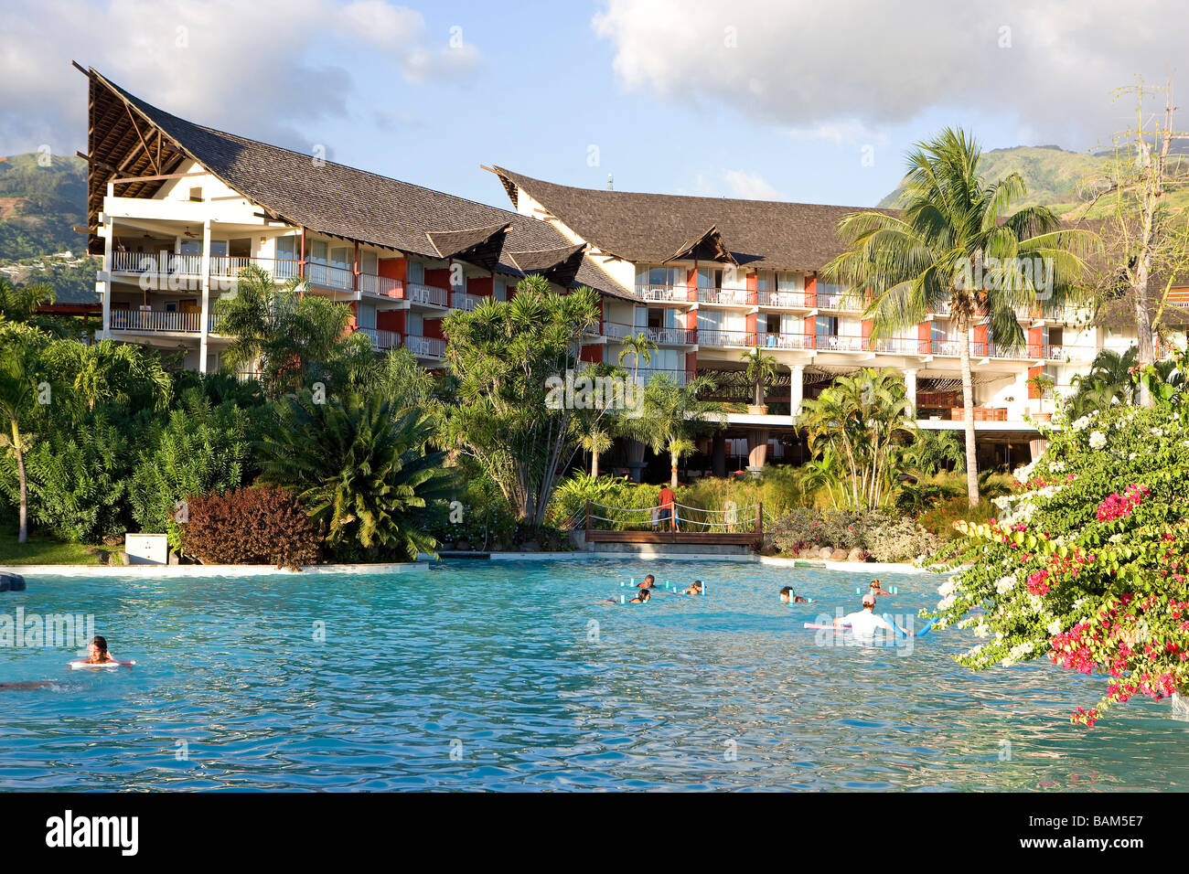 Francia, Polinesia francese, la società arcipelago, isole Windward, Tahiti, Punaauia, l'Hotel Le Meridien, piscina Foto Stock