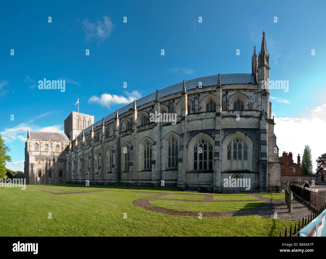 La Cattedrale di Winchester con contorno di anglosassone antico ministro demolita nel 11 secolo e San Sepolcro Swinthuns Foto Stock