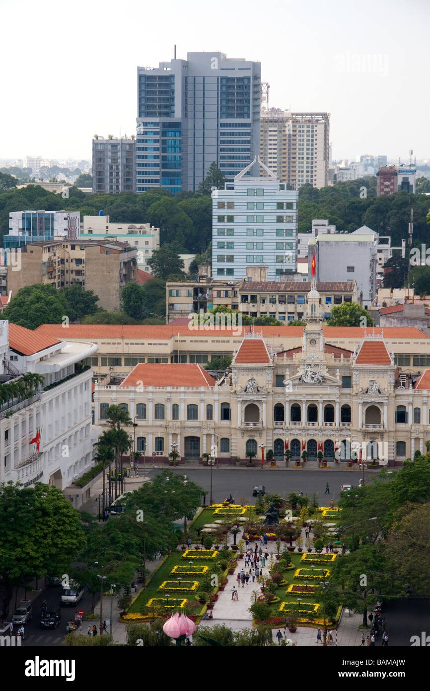 Vista di Hguyen Hue con decorazioni floreali in celebrazione del Tet capodanno nuovo anno lunare in Ho Chi Minh City Vietnam Foto Stock